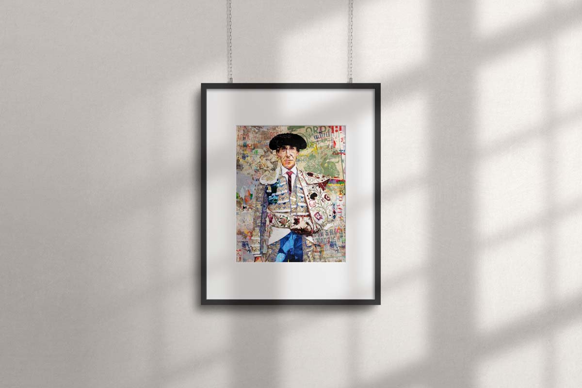 Póster vertical de Jiménez Fortes con montera y traje de luces claro ante un fondo de cartelería taurina en collage, arte taurino poster