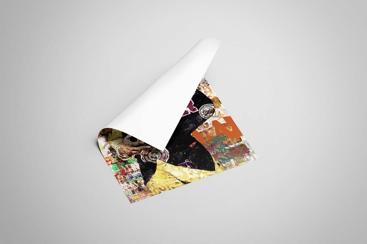 Póster vertical de Lama de Góngora vestido en tonos negros, dorados y amarillos sobre un fondo de collage taurino. Lamina decorativa
